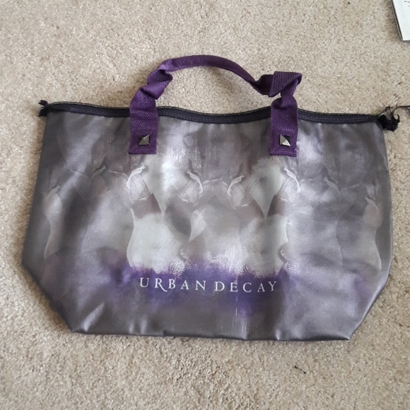 Vintage urban decay pyramid studded  zip tote bag - Picture 2 of 8